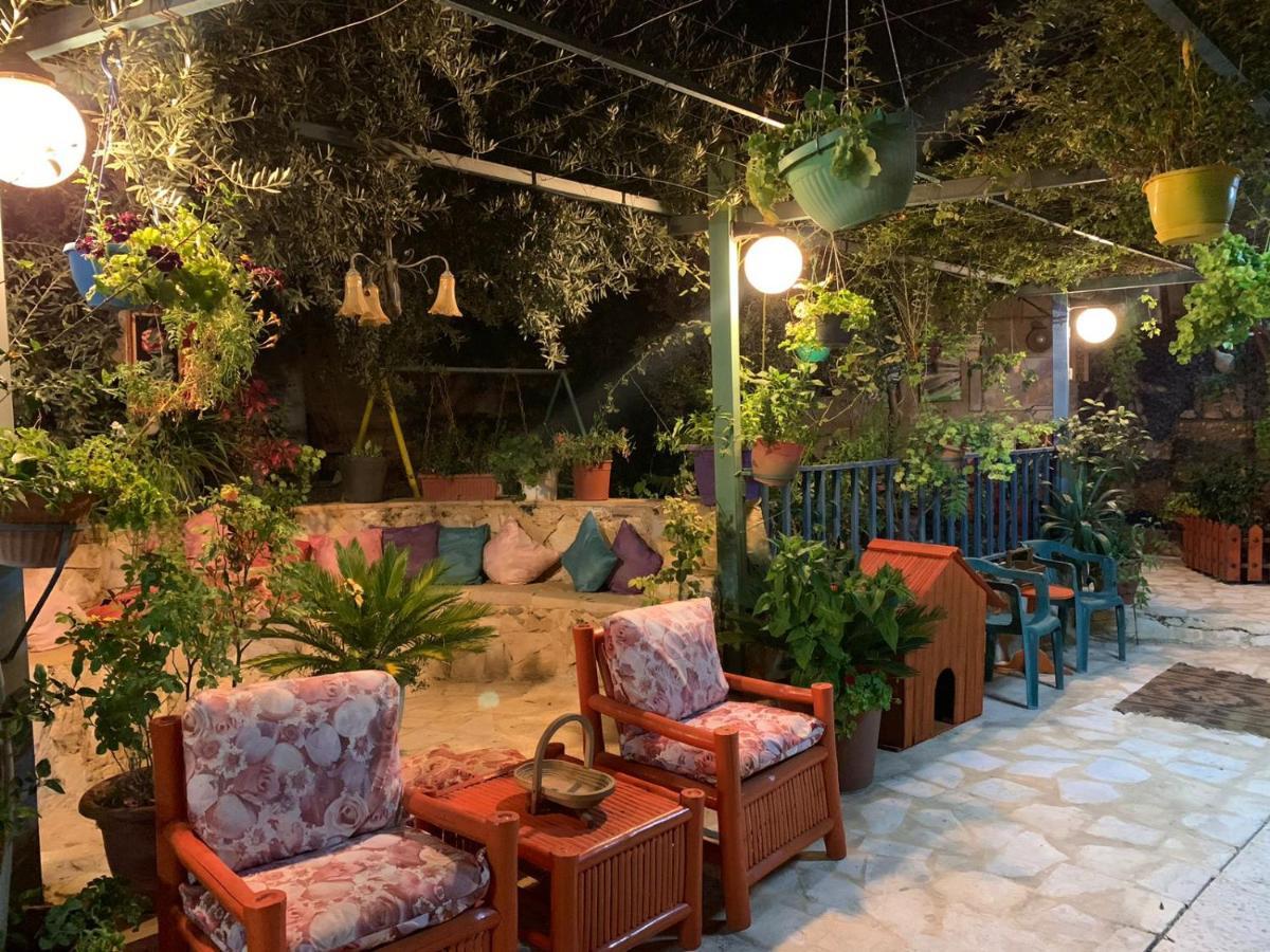 بيت الطبيعة Nature House Jarash Esterno foto